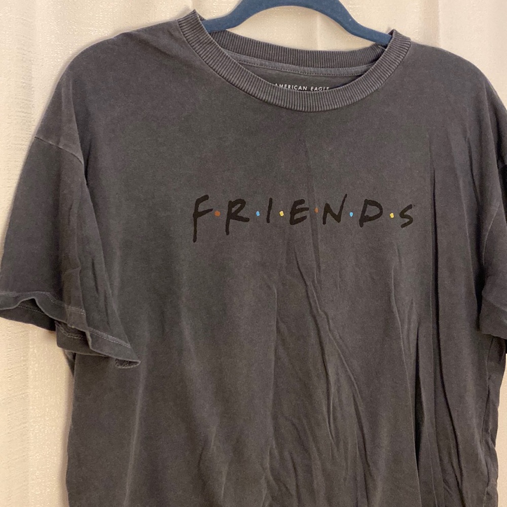 American Eagle friends T-shirt cropped